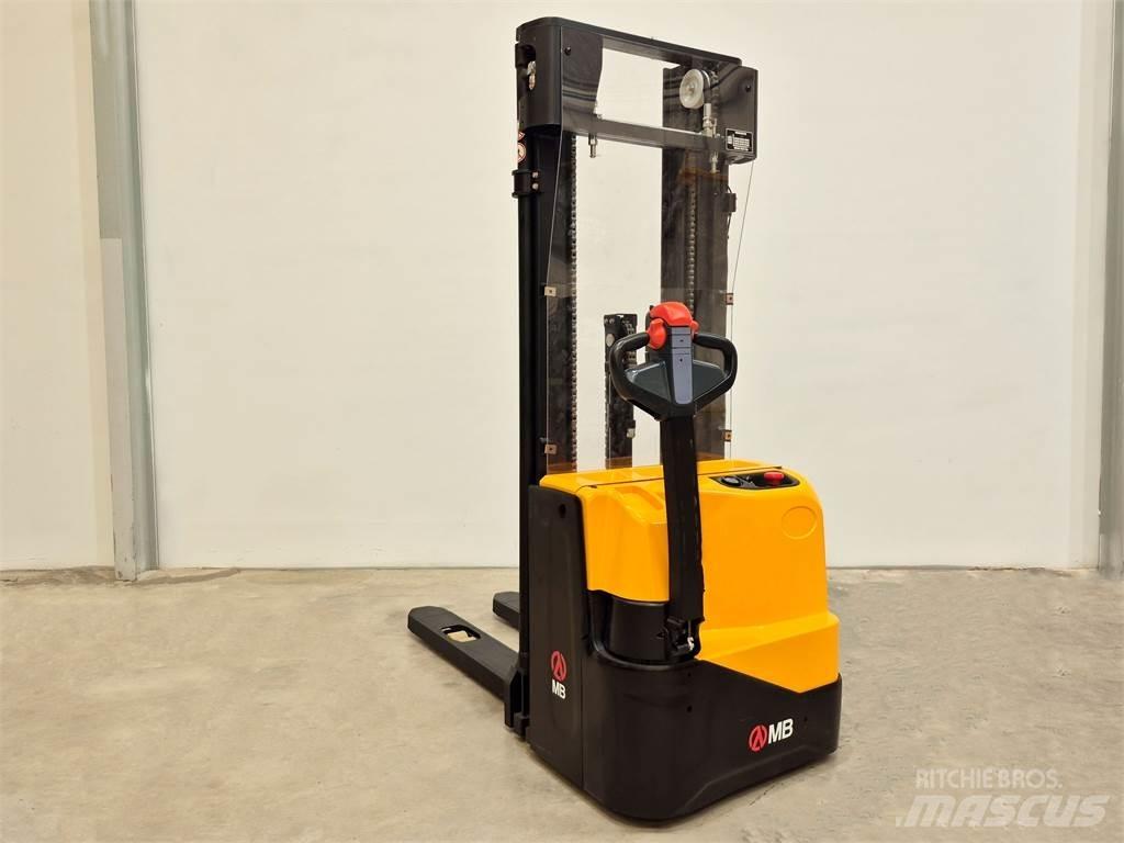  WSA161L Pedestrian stacker