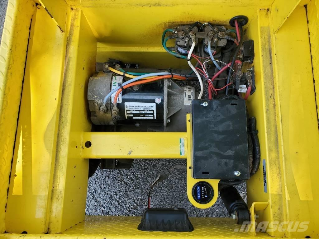 Cushman Minute Miser Tow Trucks / Wreckers
