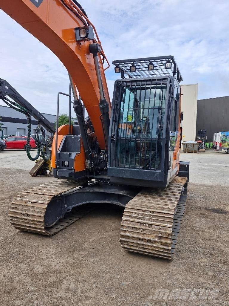 Develon DX 140 LCR-7 Crawler Excavators
