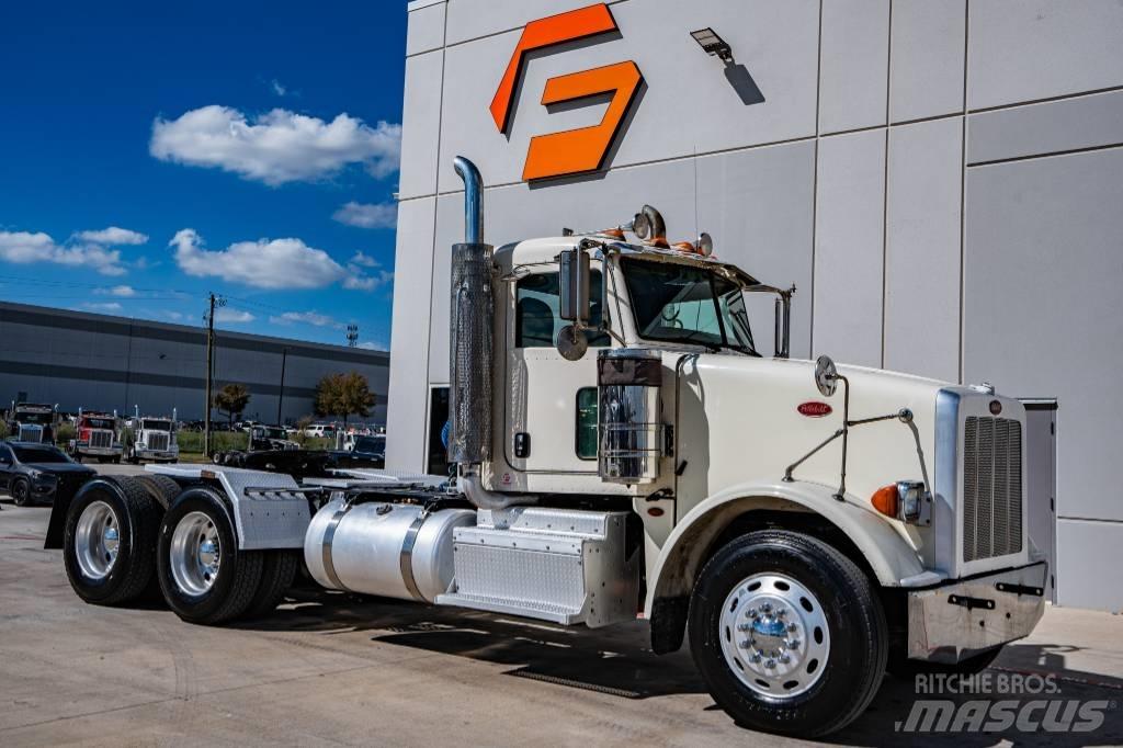 Peterbilt 367 Conventional Trucks / Tractor Trucks