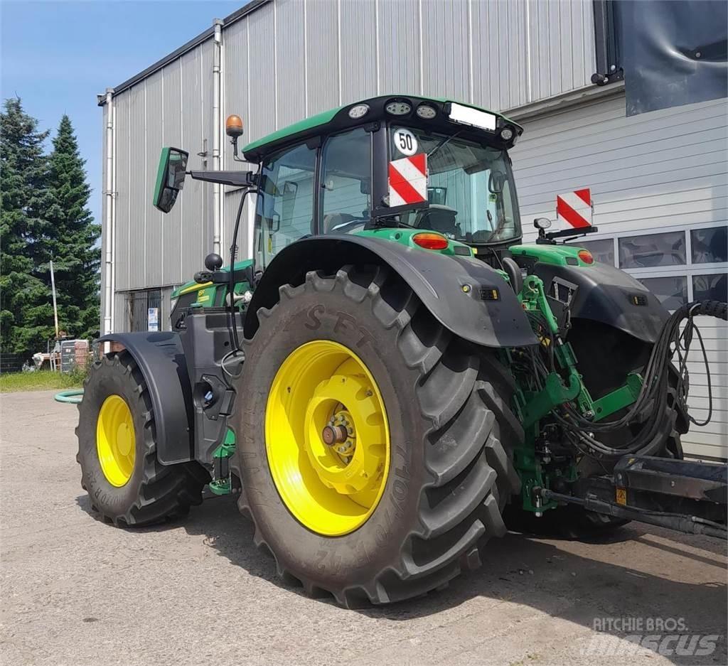 John Deere 6R 215 Tractors