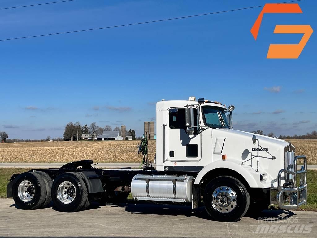 Kenworth T 800 Conventional Trucks / Tractor Trucks