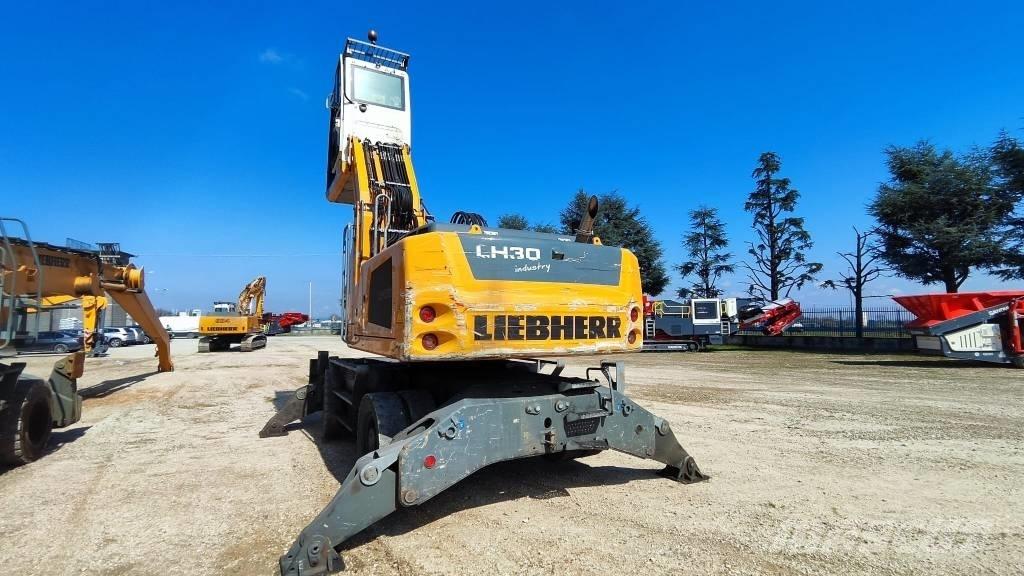 Liebherr LH 30 M Waste / Industry Handlers