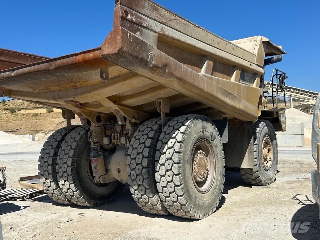 CAT 769D Rigid dump trucks
