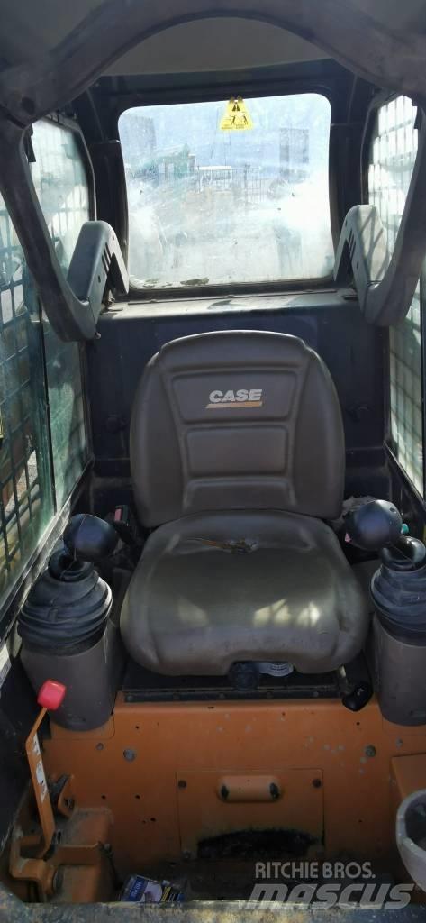 CASE 440CT Skid Steer Loaders