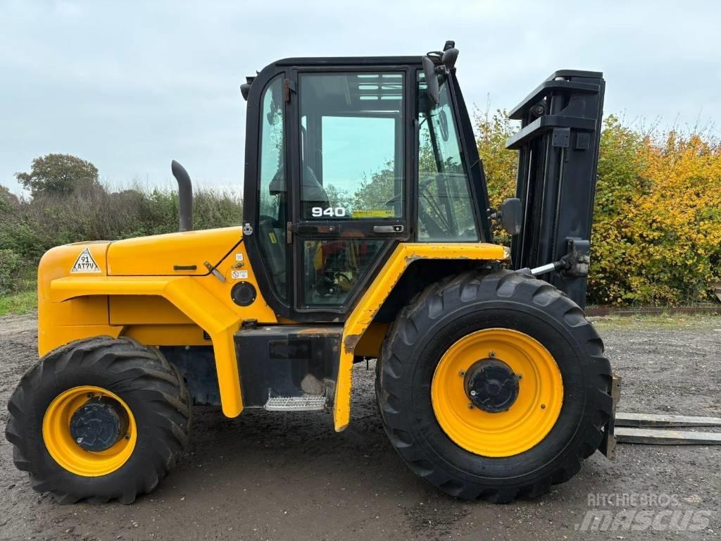 JCB 940 RT Rough Terrain Trucks