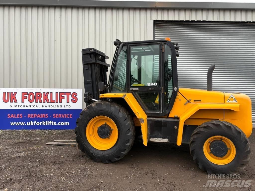 JCB 940 RT Rough Terrain Trucks