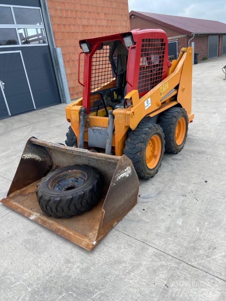 Gehl 4240 Skid Steer Loaders