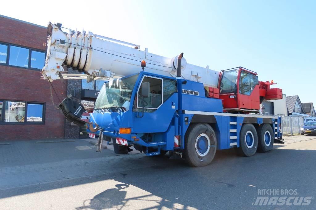 Liebherr LTM 1055-1 Mobile and all terrain cranes