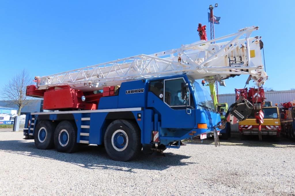 Liebherr LTM 1055-1 Mobile and all terrain cranes