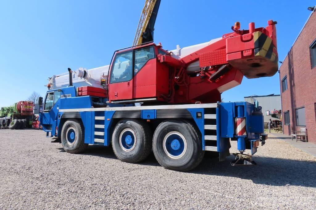 Liebherr LTM 1055-1 Mobile and all terrain cranes