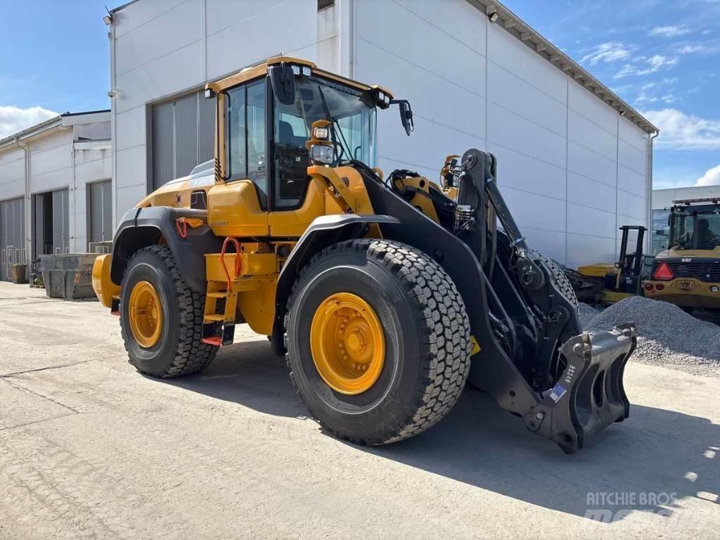 Volvo L110H Wheel Loaders