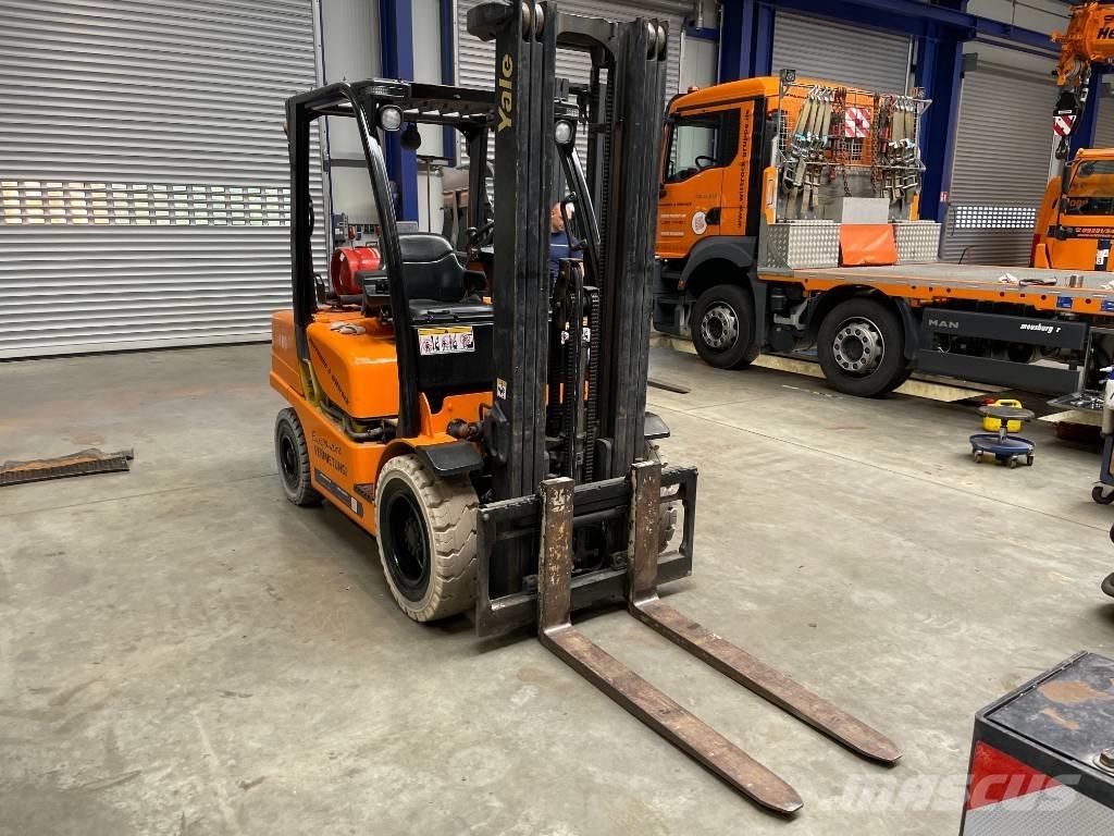 Yale GLP 35 VX LPG trucks