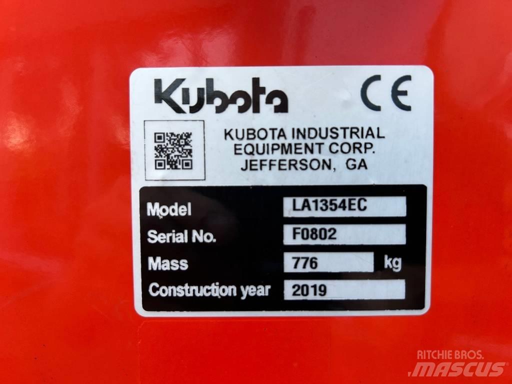 Kubota M 8540 Tractors