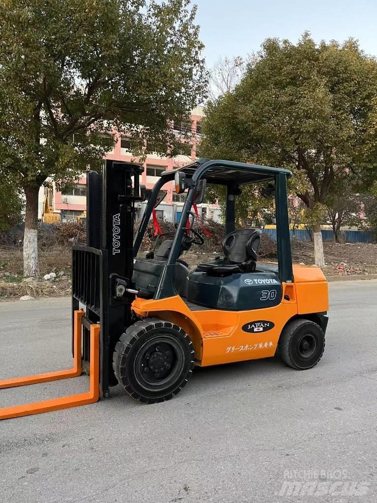 Toyota 7 FDN 30 Diesel Forklifts