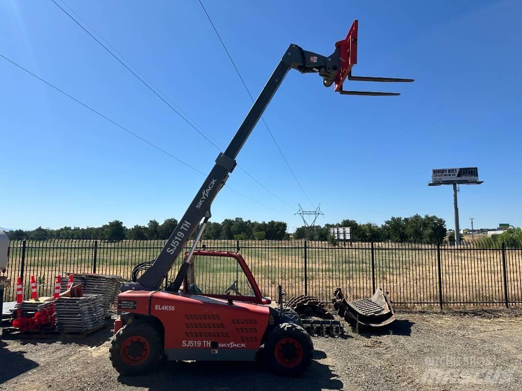SkyJack SH519 Telescopic Handlers