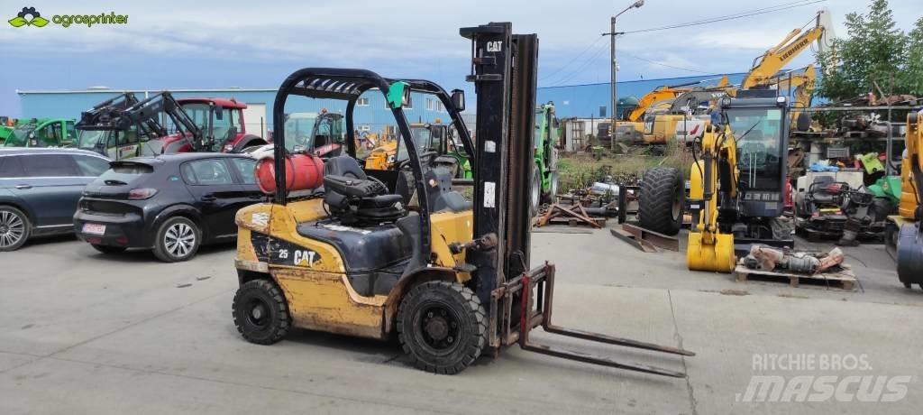 CAT GP 25 N LPG trucks