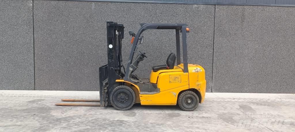 TCM FD25T3 Diesel Forklifts