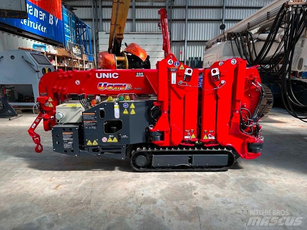 Unic URW 095 Mobile and all terrain cranes