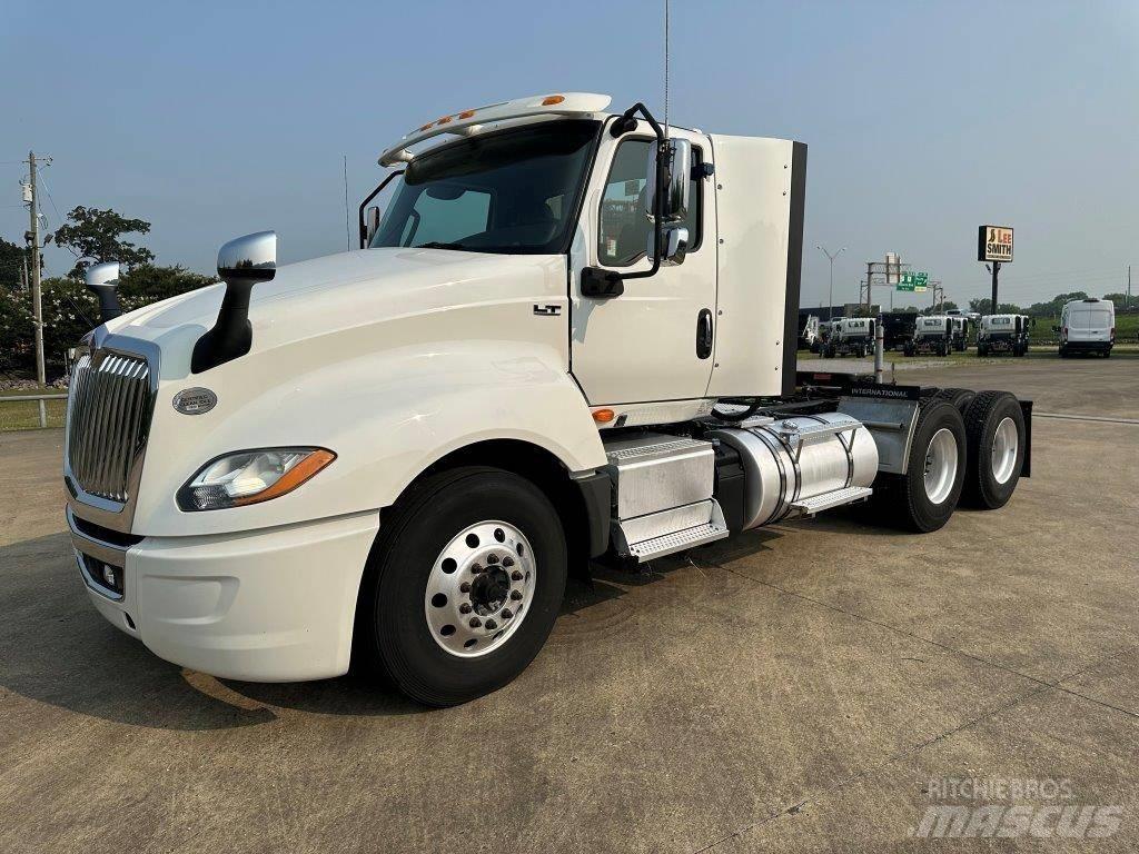 International LT Conventional Trucks / Tractor Trucks
