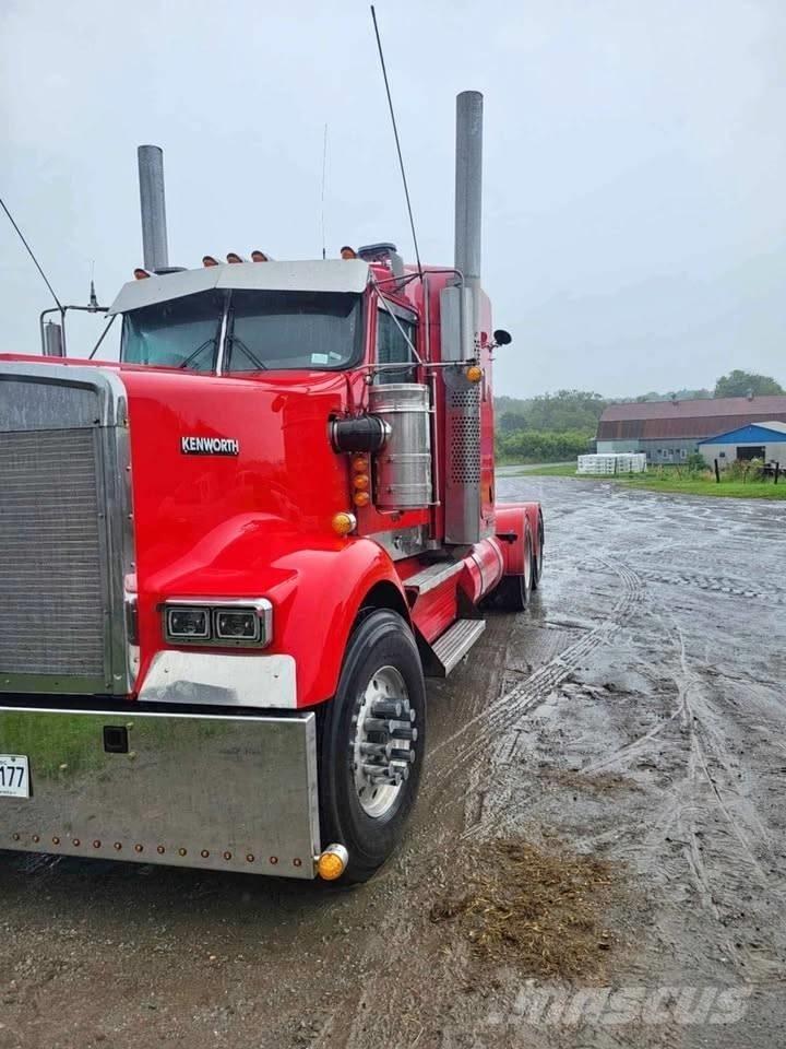 Kenworth W 900 L Conventional Trucks / Tractor Trucks