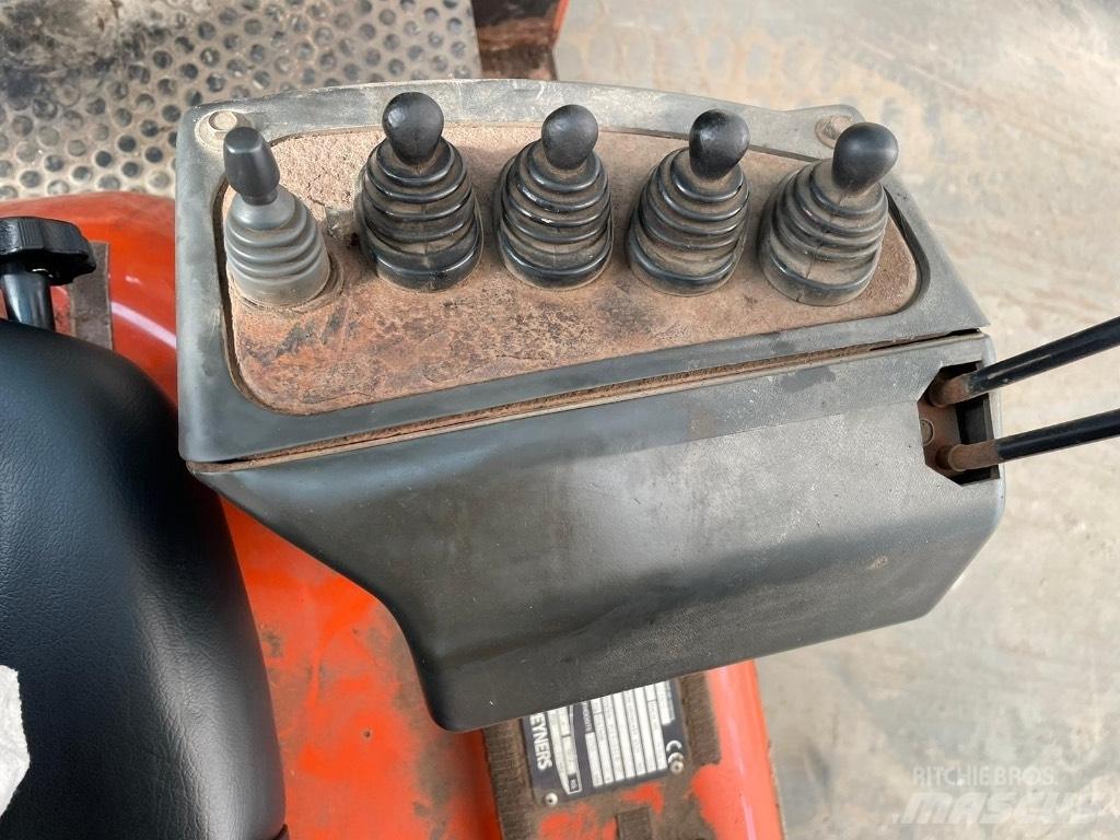 Nissan 25 Diesel Forklifts