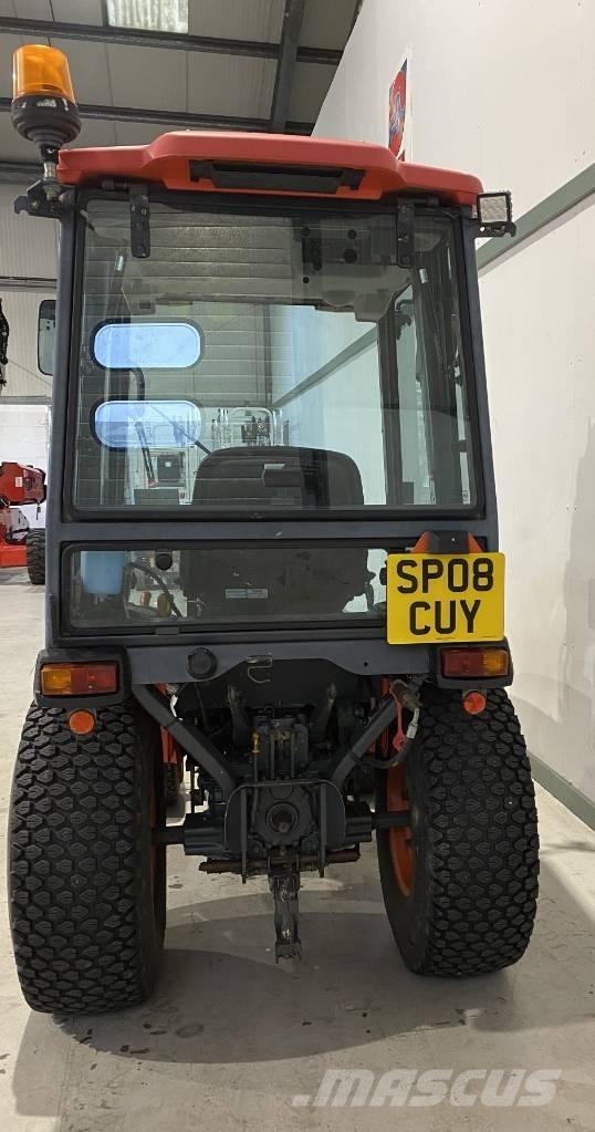 Kubota B2530 Compact tractors