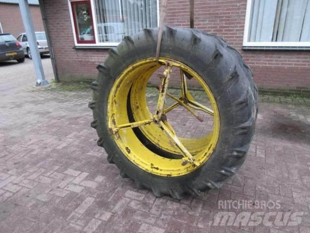 Vredestein 12.4/38 Tires, wheels and rims