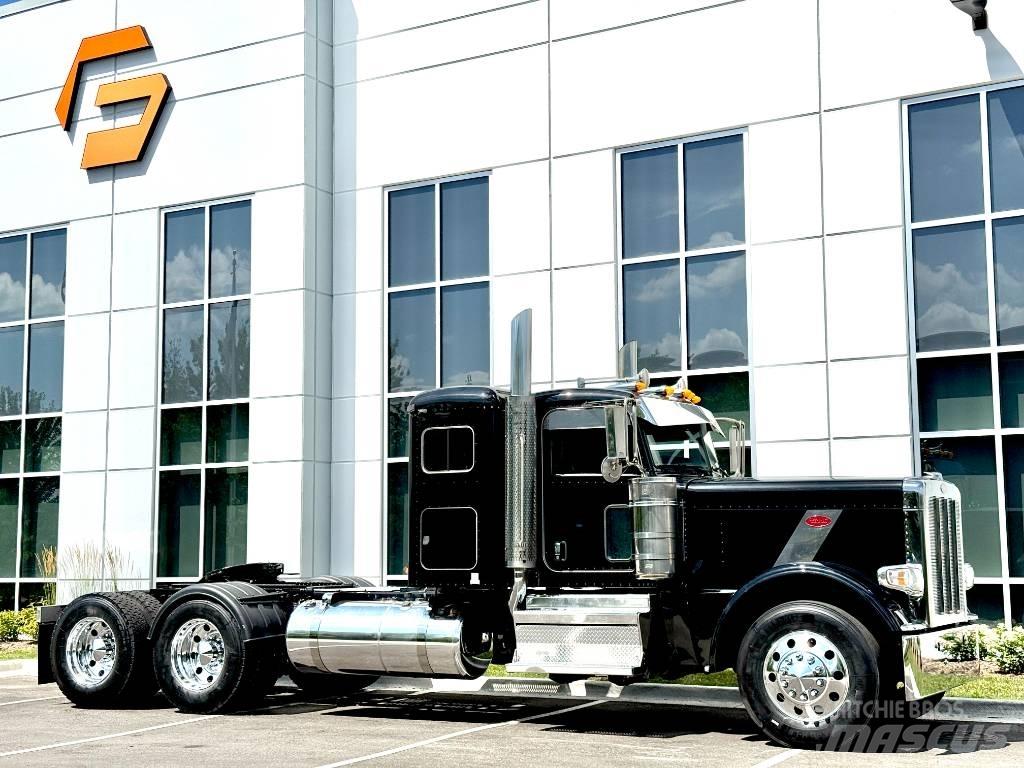 Peterbilt 389 Conventional Trucks / Tractor Trucks