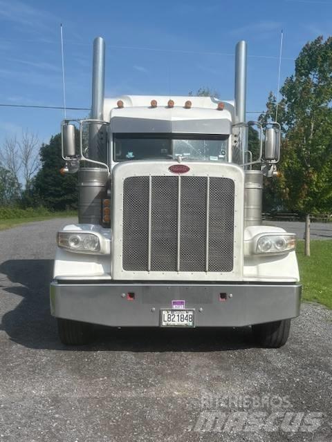 Peterbilt 389 Conventional Trucks / Tractor Trucks
