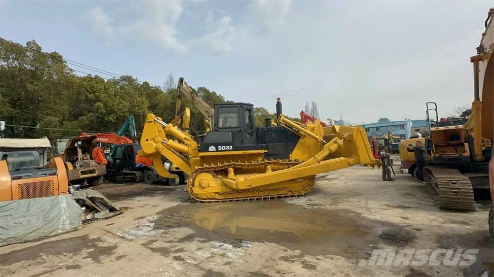 Shantui SD 32 Crawler dozers