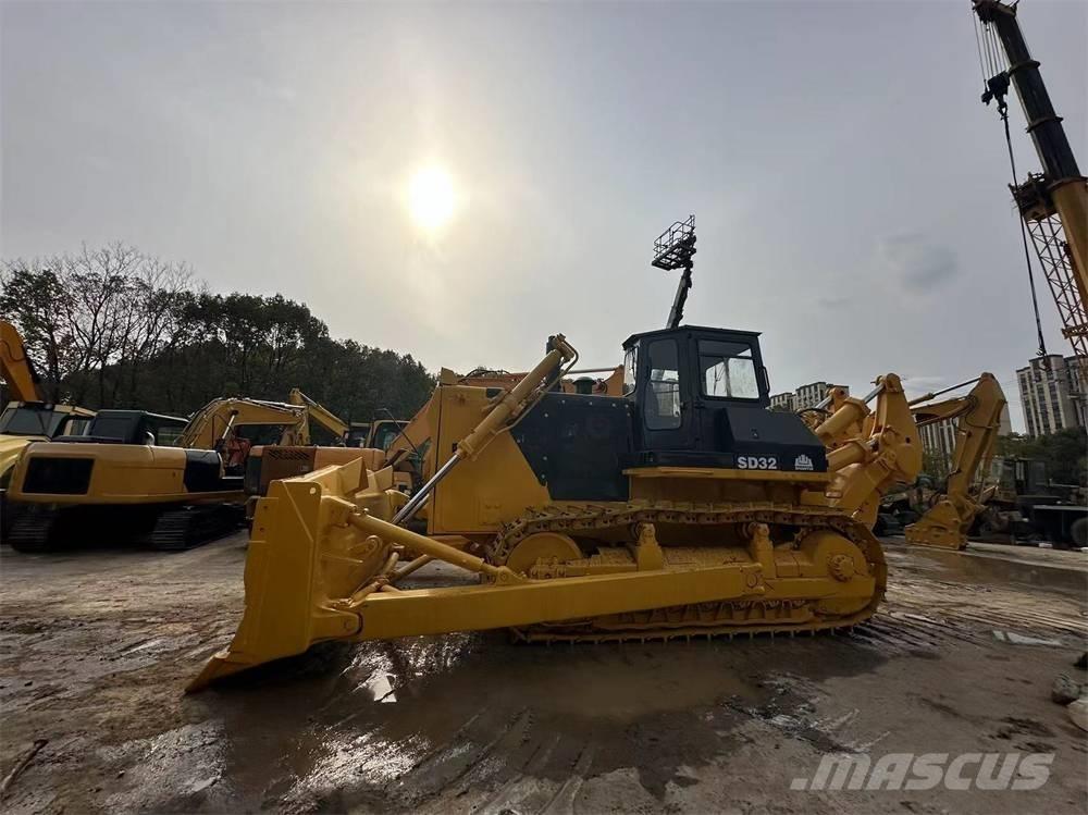 Shantui SD 32 Crawler dozers
