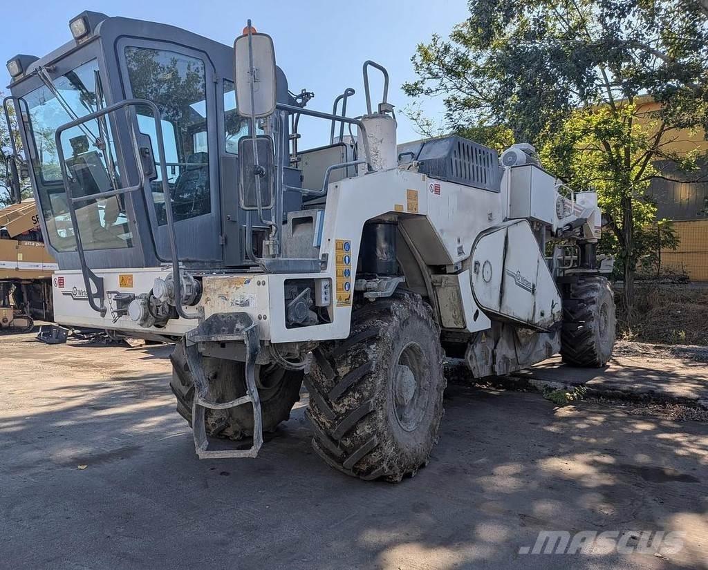 Wirtgen WR2000 Asphalt Recycling Equipment