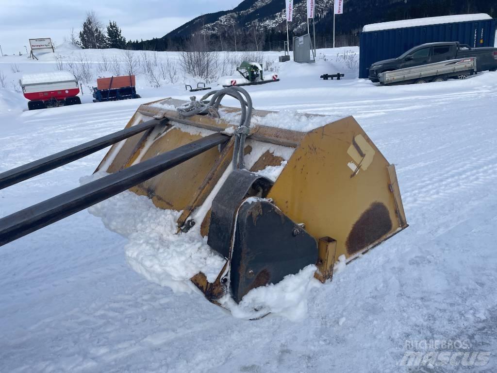 Dalen 1534 Sand And Salt Spreaders