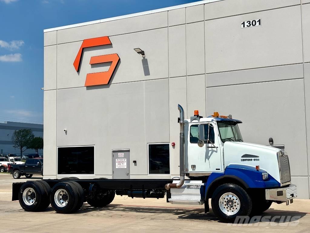 Western Star 4900 Conventional Trucks / Tractor Trucks