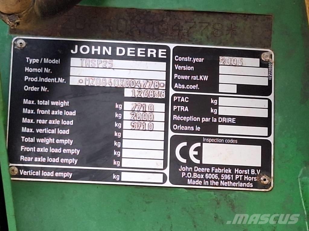 John Deere 840 Trailed sprayers