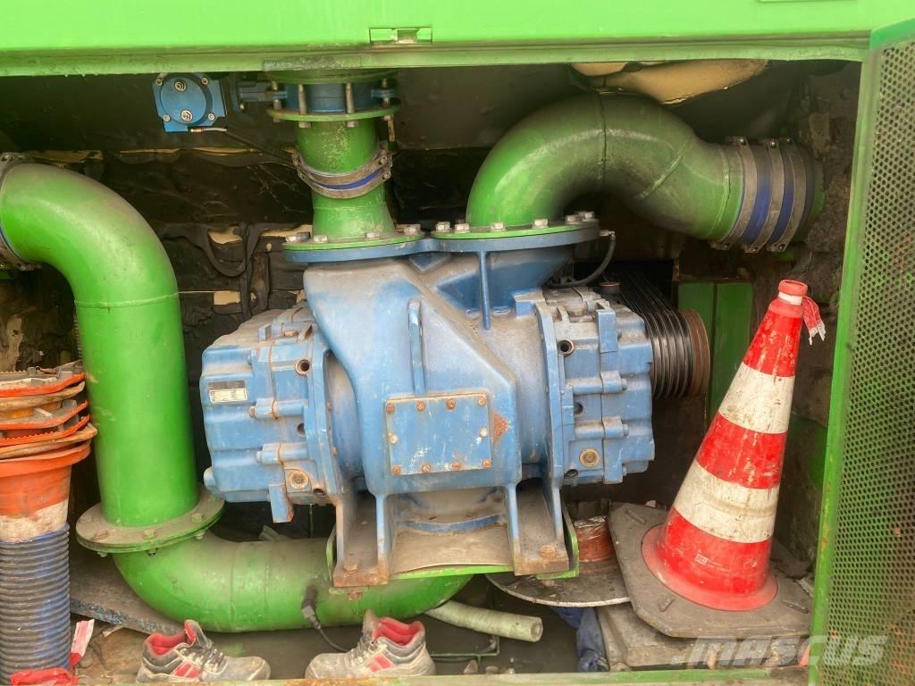 Amphitec Vortex 8000 Vacuum Trucks