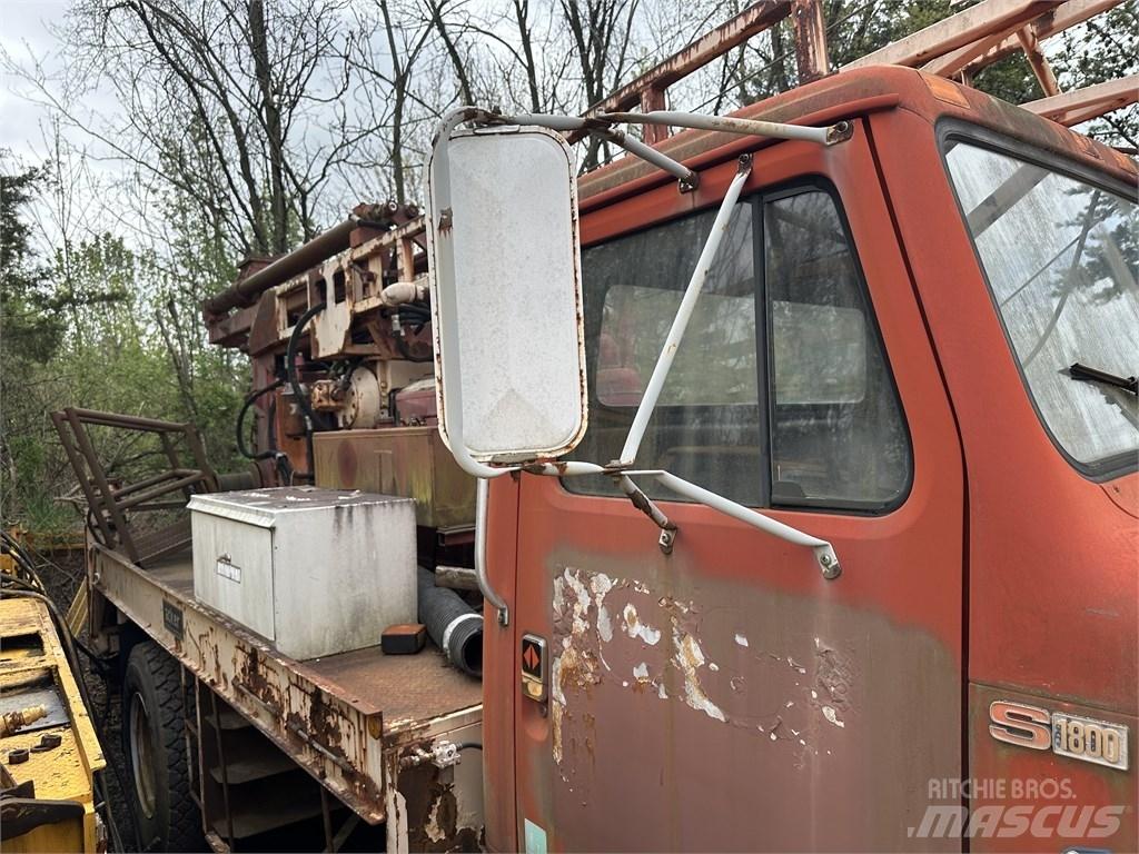 Navistar 1854 Flatbed Trucks
