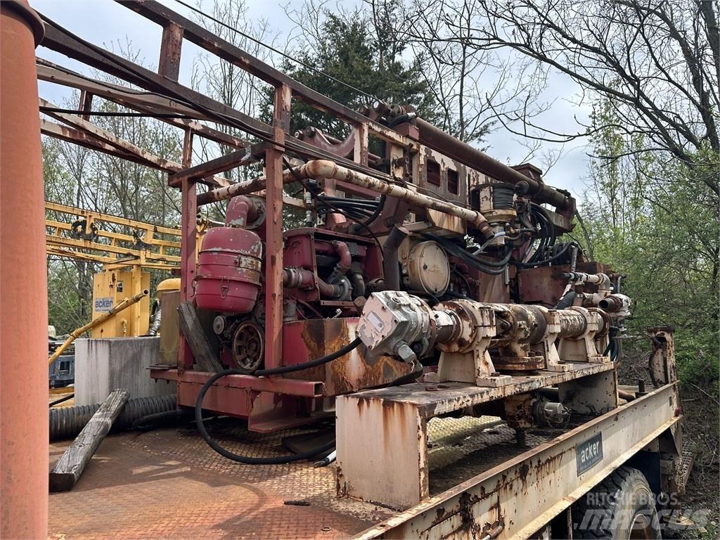 Navistar 1854 Flatbed Trucks