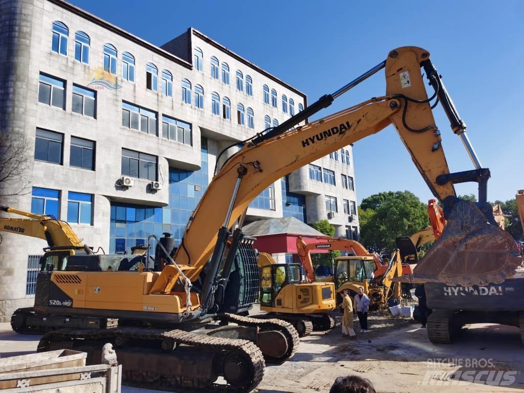 Hyundai 520L-9 VS Crawler Excavators