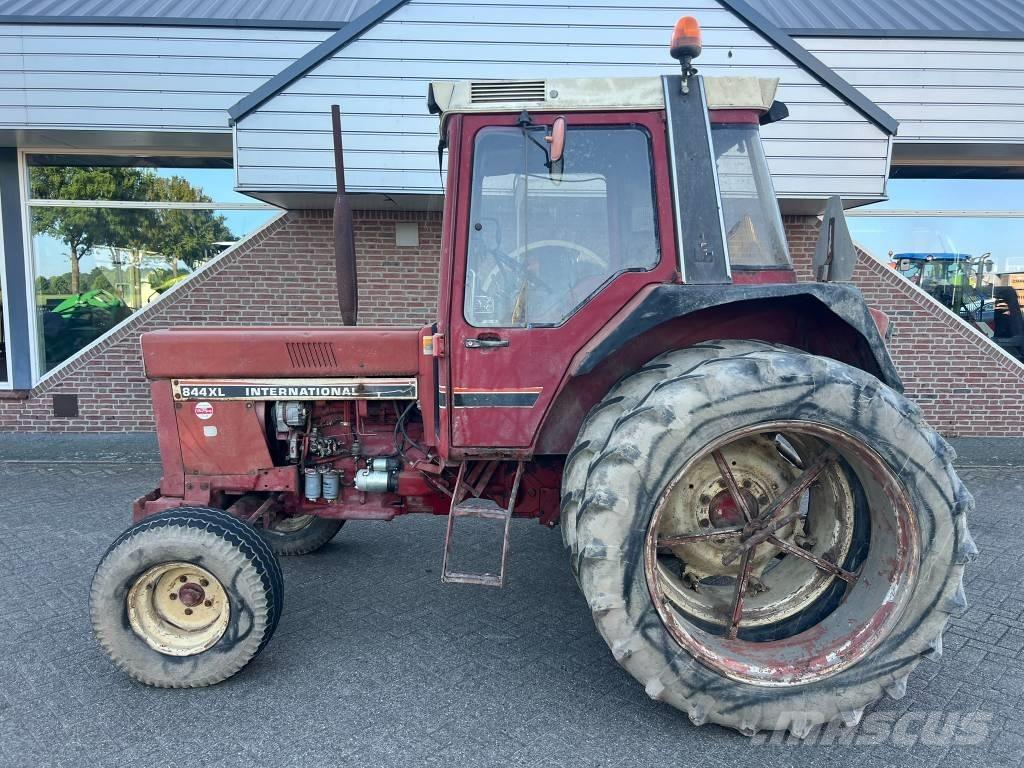 International 844 Tractors