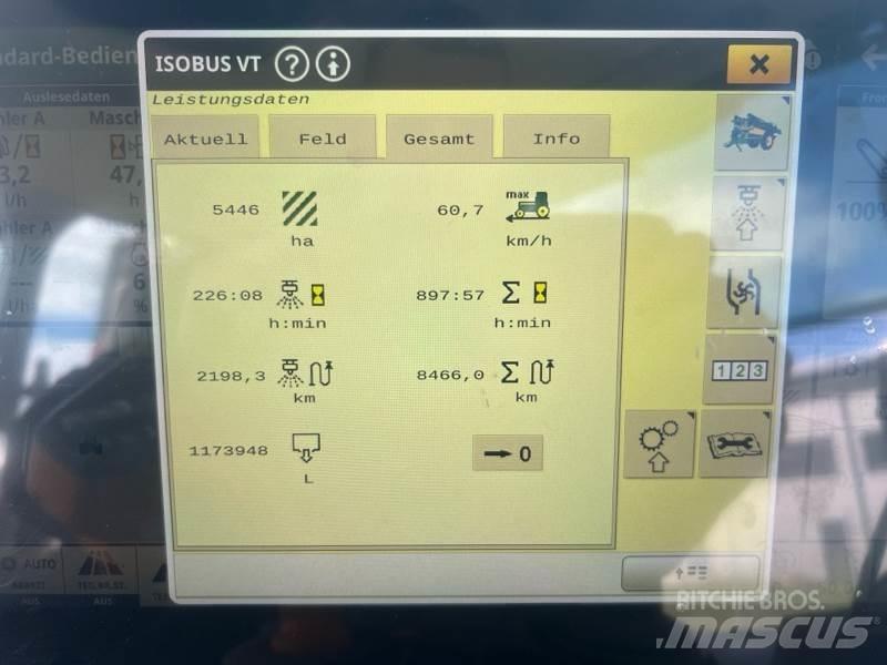 John Deere R975i Trailed sprayers