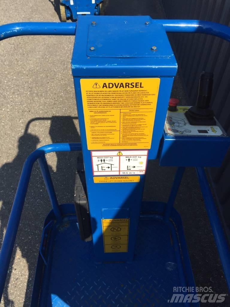 UpRight TM12 Vertical mast lifts