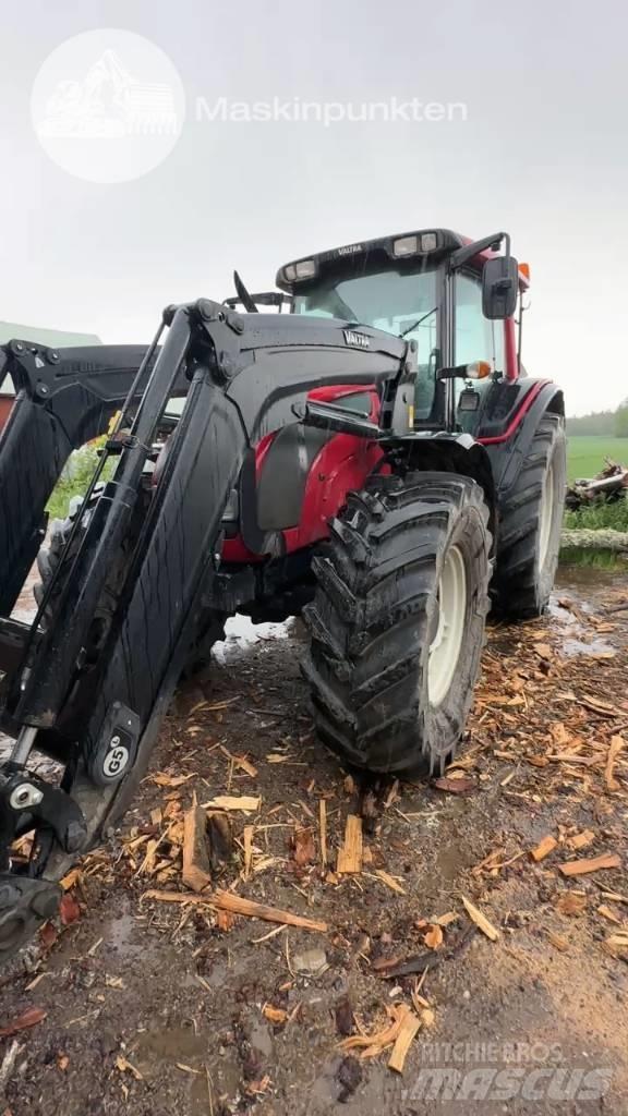 Valtra N 121 Tractors