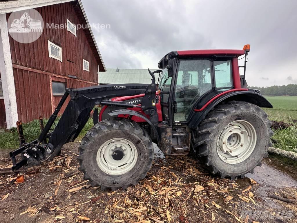 Valtra N 121 Tractors