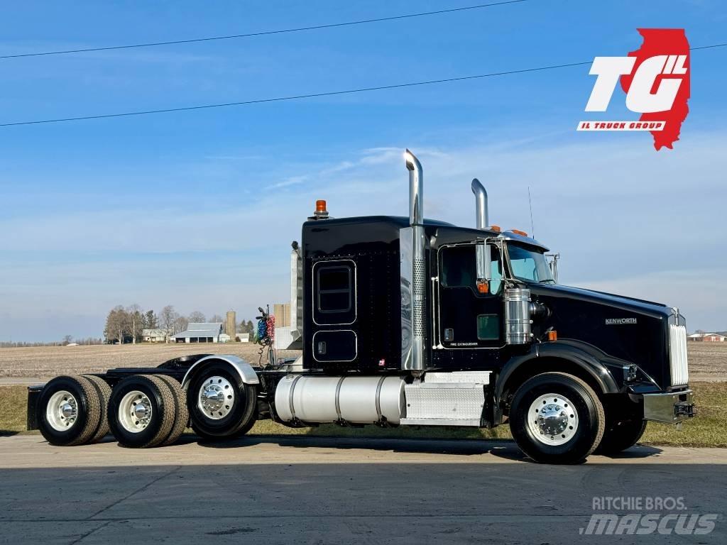 Kenworth T800 Conventional Trucks / Tractor Trucks