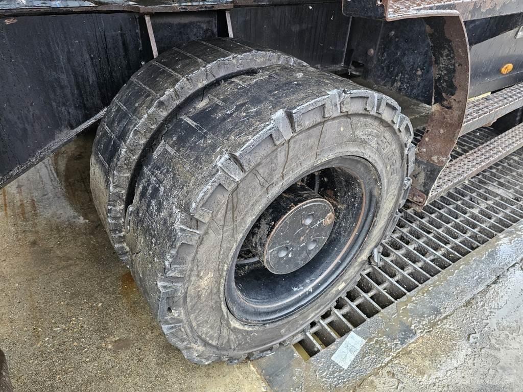 CAT MH 3022 Waste / Industry Handlers