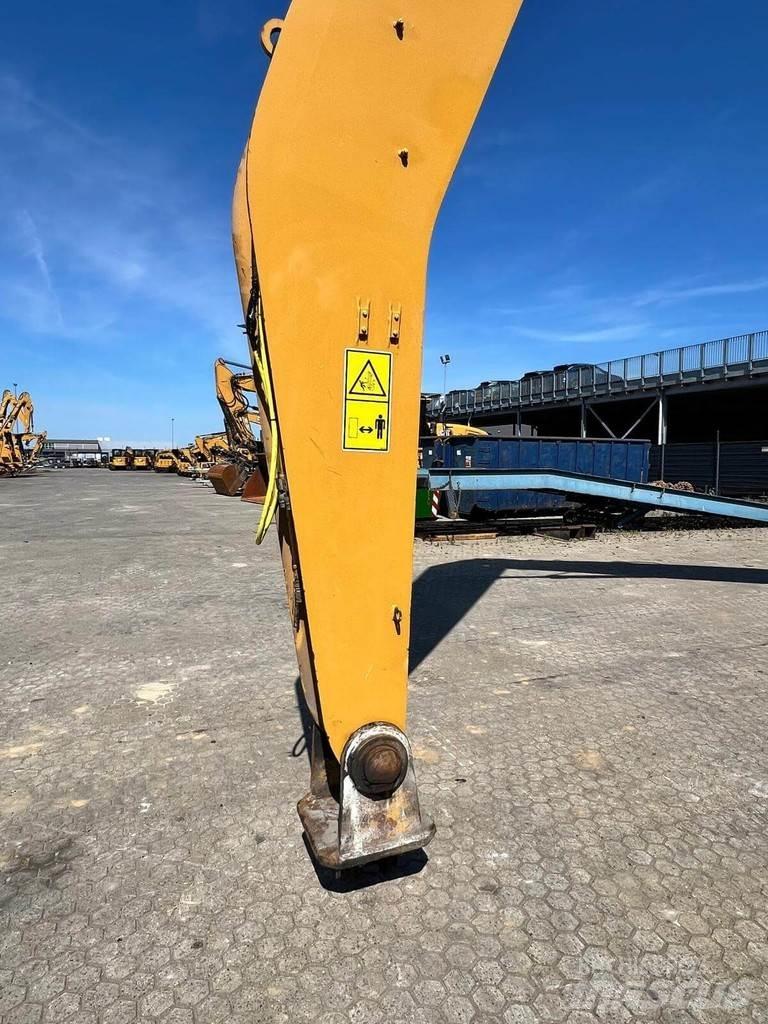 CAT MH3040 Waste / Industry Handlers