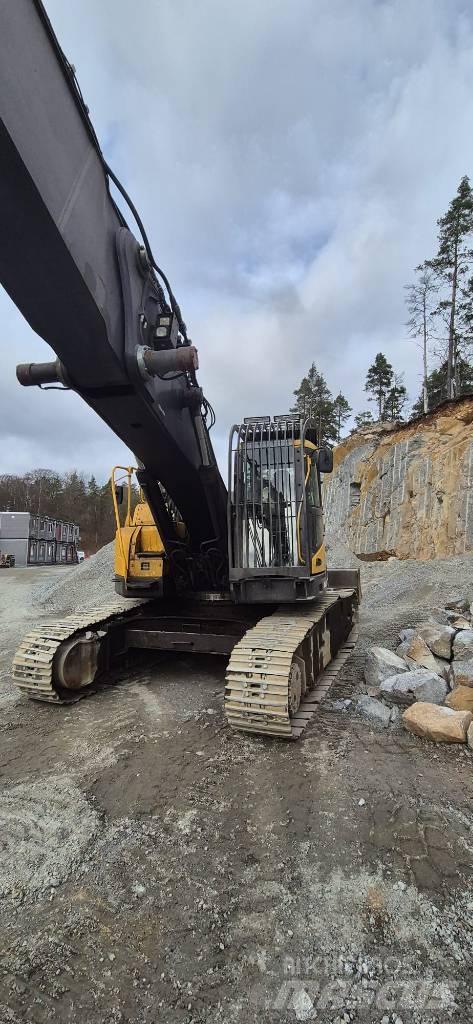 Volvo 305C Demolition