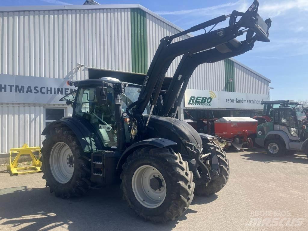 Valtra N 175 Tractors